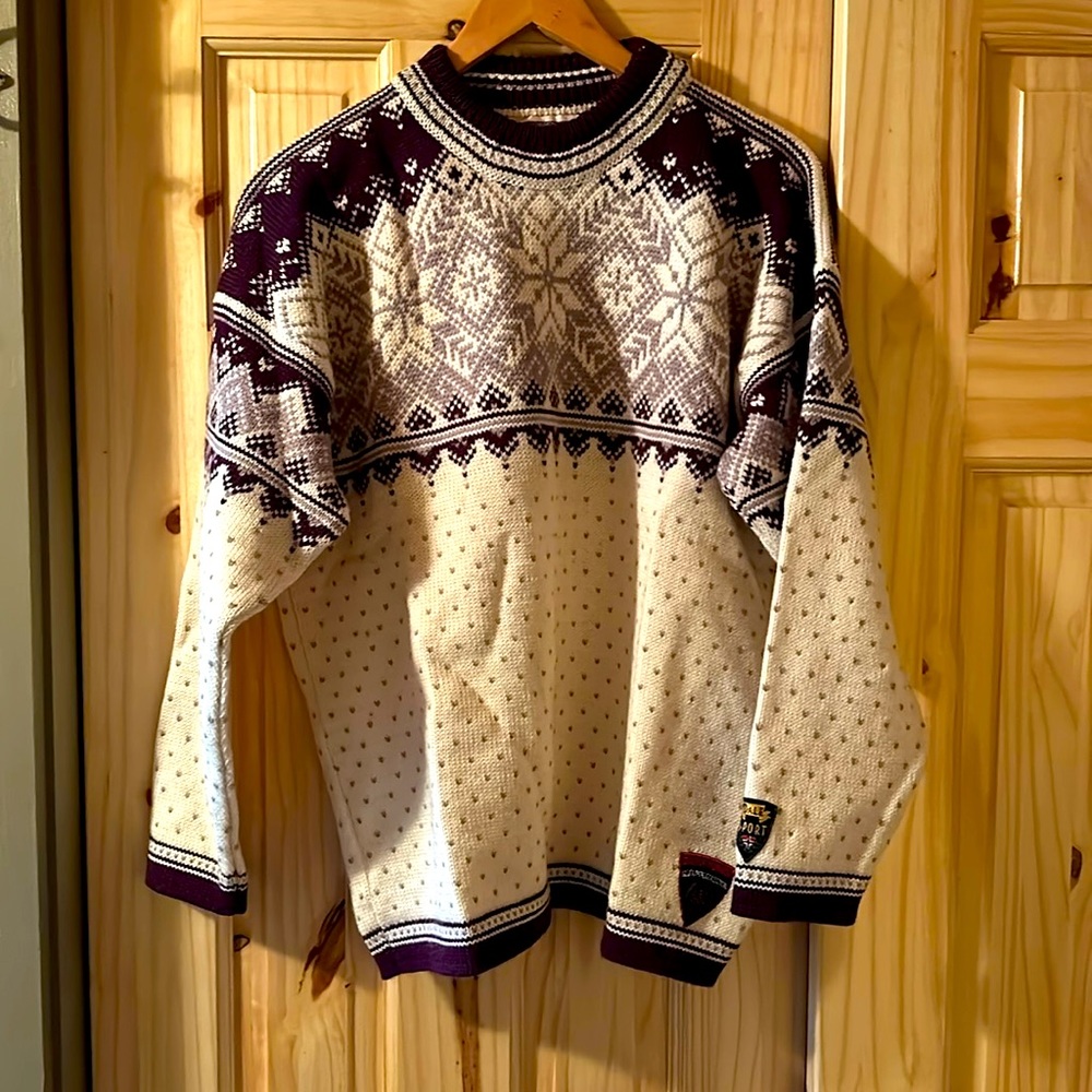 Dale of Norway sweater medium